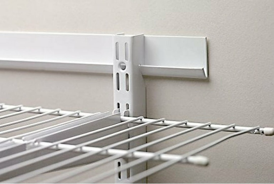 Rubbermaid® FG3Q7100WHT